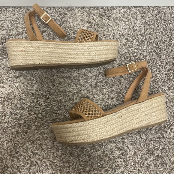 Tan suede sandals - Picture 2 of 5